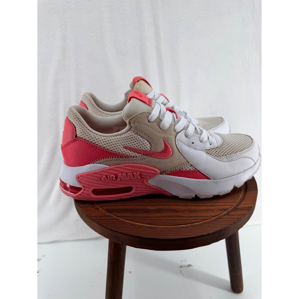 Nike Air Max Excee Womens 9.5 White Sanddrift Coral Chalk CD5432-126 Sneakers